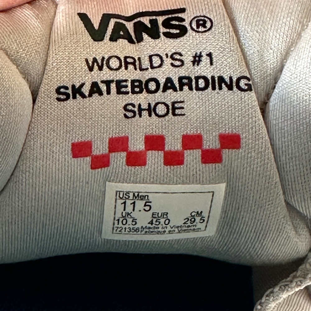 Vans Skate AVE 2.0 White Black UltimateWaffle
Men’s 11.5 Pro Skate Shoes - Picture 7 of 7